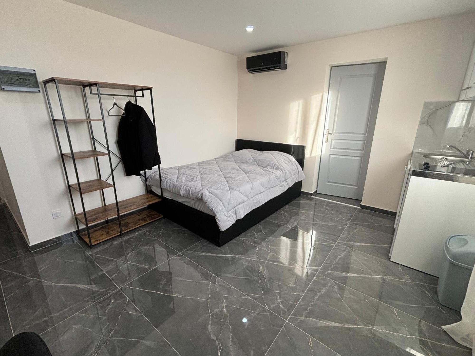 Luna Decines-Charpieu Ngoại thất bức ảnh